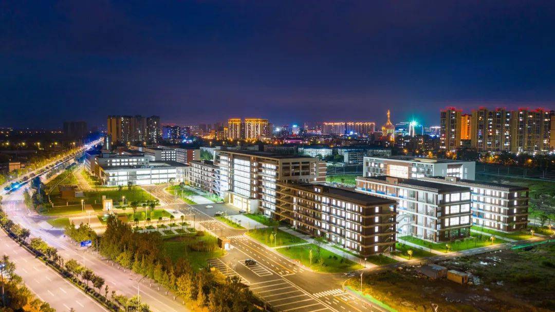 电子科技大学成都学院什邡校区惊艳亮相,9月15日将迎来首.