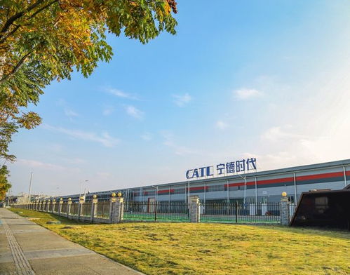 早报 诺贝尔奖授予新冠疫苗功臣,华为推出超低功率5G基站,国庆机票价格跳水